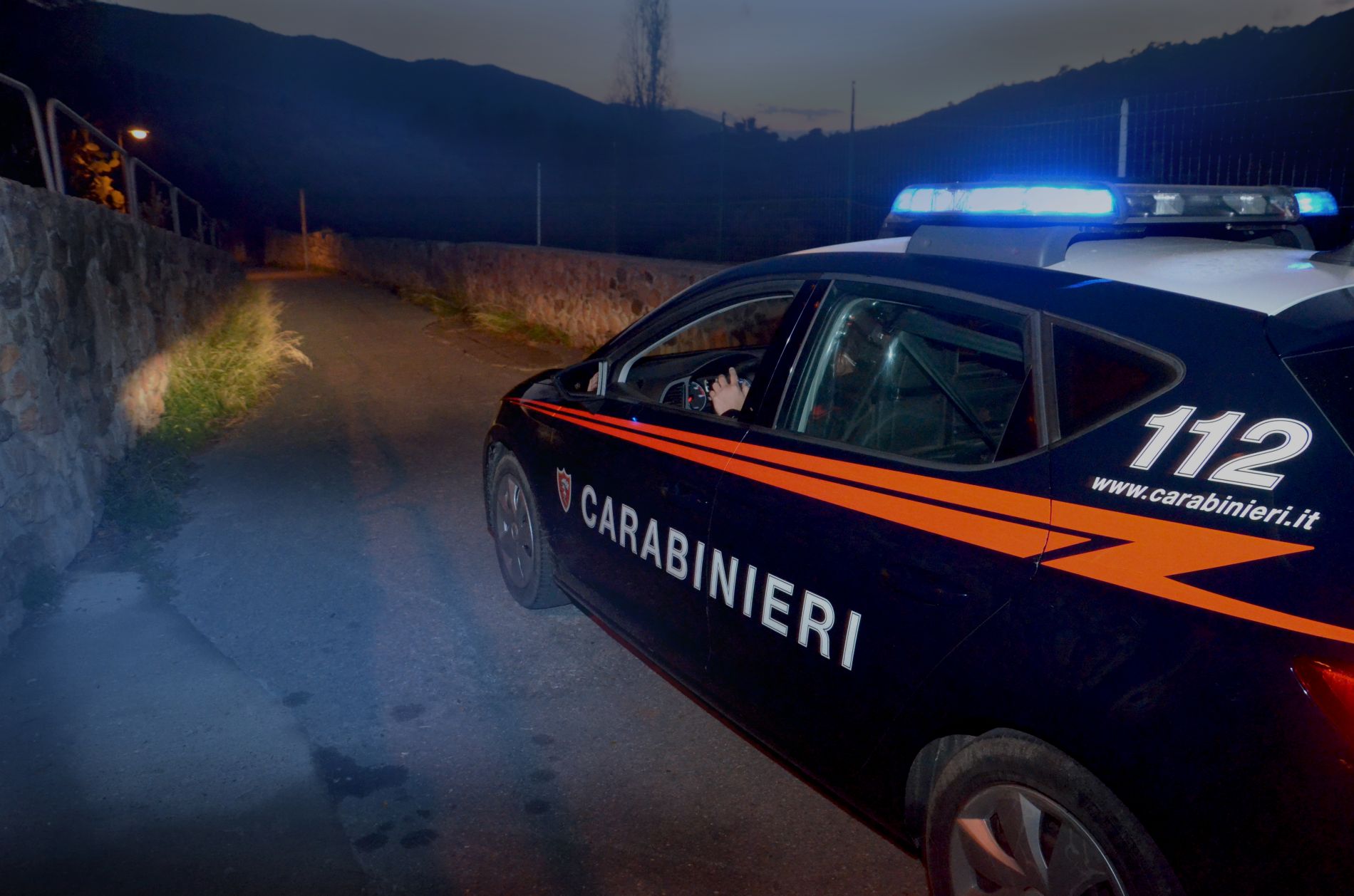Fvg, due donne fermate con alimentari, cosmetici e vestiti sottratti dai supermercati